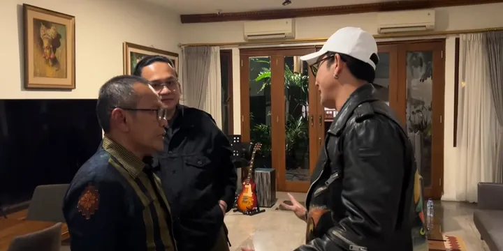 Tanpa Takut, Denny Sumargo Langsung Hadapi Farhat Abbas